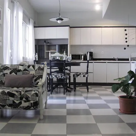 Bellis Perennis Apartman