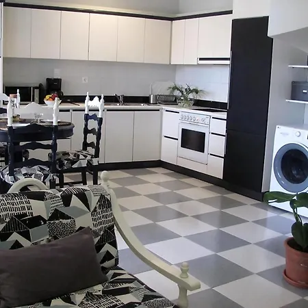 Bellis Perennis أرغوستولي